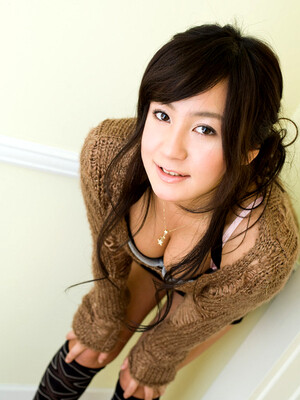 Natsuki Takahashi Asian in short tight skirt shows hot cleavage